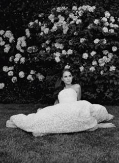 Natalie Portman feet photo thumbnail