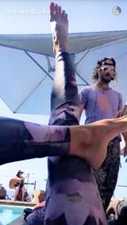 Brooke Burke feet photo thumbnail