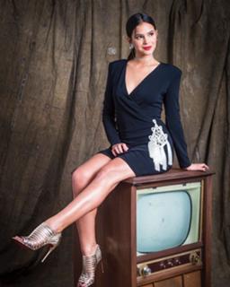 Bruna Marquezine feet photo thumbnail