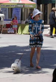 Debra Messing feet photo thumbnail
