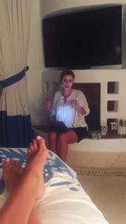 Rosie Huntington-Whiteley feet photo thumbnail