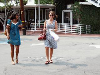 Lacey Chabert feet photo thumbnail