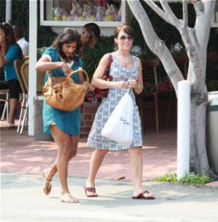 Lacey Chabert feet photo thumbnail
