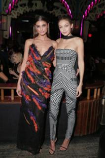 Gigi Hadid feet photo thumbnail