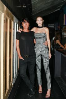 Gigi Hadid feet photo thumbnail