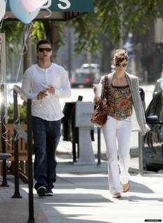 Jessica Biel feet photo thumbnail