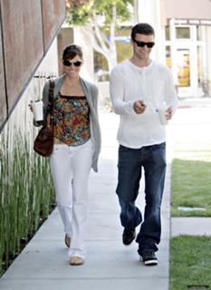 Jessica Biel feet photo thumbnail