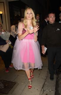 Fearne Cotton feet photo thumbnail
