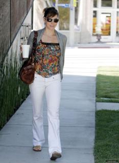 Jessica Biel feet photo thumbnail