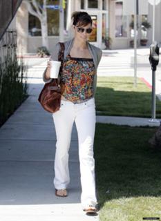 Jessica Biel feet photo thumbnail