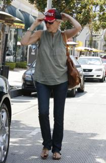 Sharon Stone feet photo thumbnail