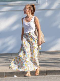 Minka Kelly feet photo thumbnail