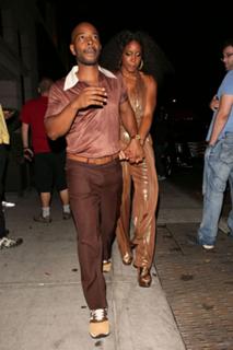 Kelly Rowland feet photo thumbnail