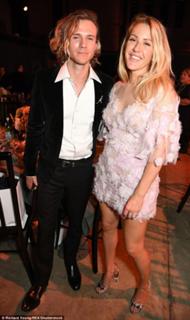 Ellie Goulding feet photo thumbnail