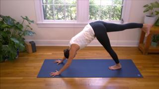 Adriene Mishler feet photo thumbnail