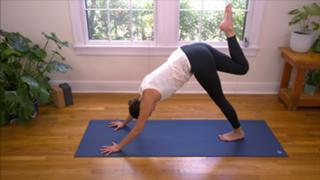 Adriene Mishler feet photo thumbnail