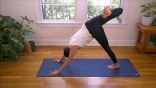 Adriene Mishler feet photo thumbnail