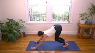 Adriene Mishler feet photo thumbnail