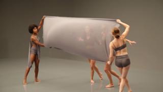 Taylor Swift feet photo thumbnail
