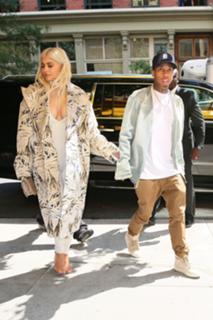 Kylie Jenner feet photo thumbnail