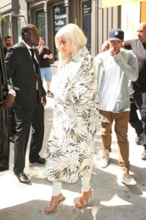 Kylie Jenner feet photo thumbnail