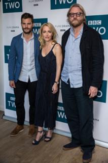 Gillian Anderson feet photo thumbnail