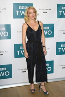 Gillian Anderson feet photo thumbnail