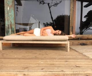 Lea Michele feet photo thumbnail