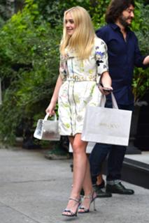Dakota Fanning feet photo thumbnail