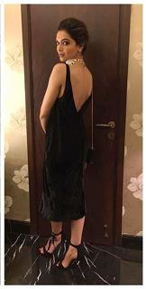 Deepika Padukone feet photo thumbnail