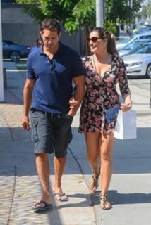 Kelly Brook feet photo thumbnail
