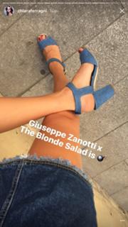 Chiara Ferragni feet photo thumbnail