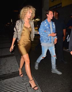Jasmine Sanders feet photo thumbnail
