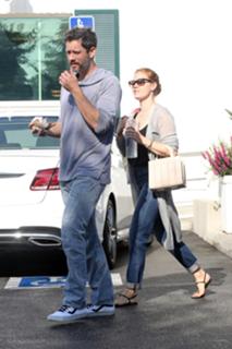 Amy Adams feet photo thumbnail