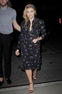 Chloë Grace Moretz feet photo thumbnail