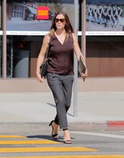 Jennifer Garner feet photo thumbnail