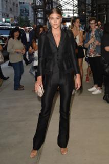 Nina Agdal feet photo thumbnail