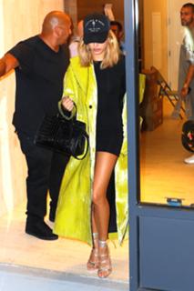 Hailey Bieber feet photo thumbnail