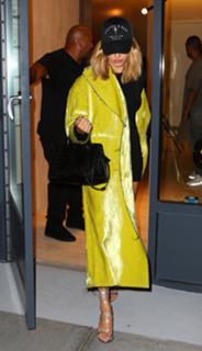 Hailey Bieber feet photo thumbnail