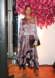 Lais Ribeiro feet photo thumbnail