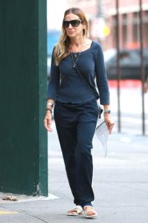 Sarah Jessica Parker feet photo thumbnail