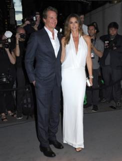 Cindy Crawford feet photo thumbnail