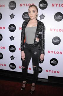 Peyton List feet photo thumbnail