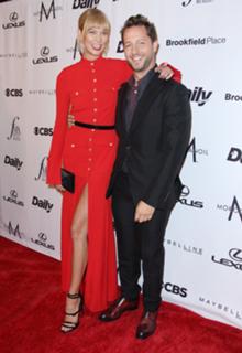 Karlie Kloss feet photo thumbnail