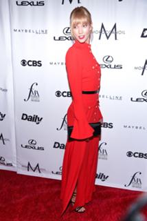 Karlie Kloss feet photo thumbnail