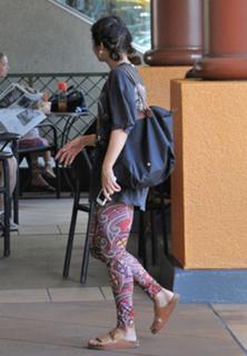 Vanessa Hudgens feet photo thumbnail