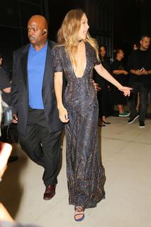Gigi Hadid feet photo thumbnail