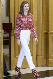 Queen Letizia of Spain feet photo thumbnail