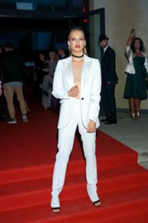 Karolina Pisarek feet photo thumbnail