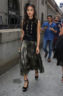Jamie Chung feet photo thumbnail